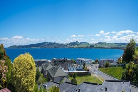 Photo of property in 14 Hinerau Grove, Waipahihi, Taupo, 3330