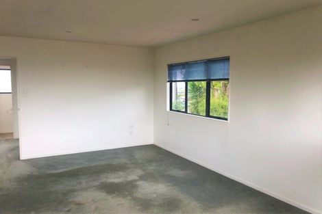 Photo of property in 3/275 East Coast Road, Mairangi Bay, Auckland, 0630