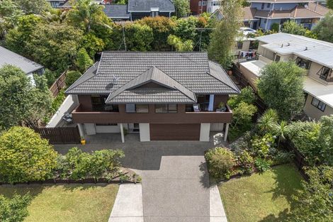 Photo of property in 32 Unsworth Drive, Unsworth Heights, Auckland, 0632