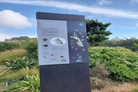 Photo of property in 12 Bee Lane, Whitby, Porirua, 5024