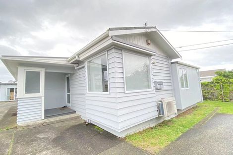 Photo of property in 14 Northcote Road, Takapuna, Auckland, 0622