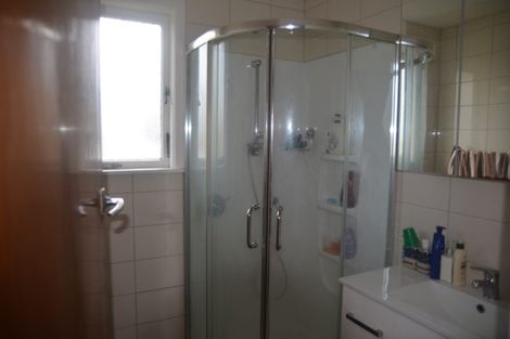 Photo of property in 13 Newington Road, Henderson, Auckland, 0612