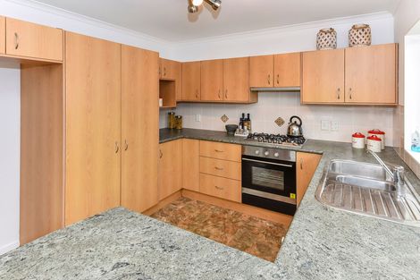 Photo of property in 31 Carisbrook Crescent, Papakura, 2110