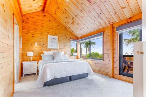 Photo of property in 2/397 East Coast Road, Mairangi Bay, Auckland, 0630