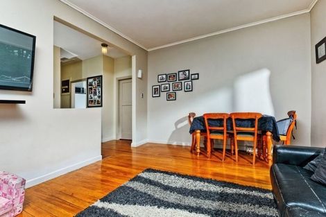 Photo of property in 2/85 Diana Drive, Glenfield, Auckland, 0627