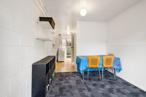 Photo of property in 1/15 Lancelot Place, Glenfield, Auckland, 0629