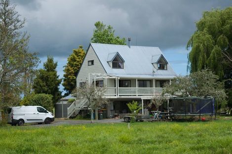 Photo of property in 9b Trotting Course Drive, Kumeu, 0891