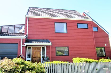 Photo of property in 54 Frobisher Street, Island Bay, Wellington, 6023