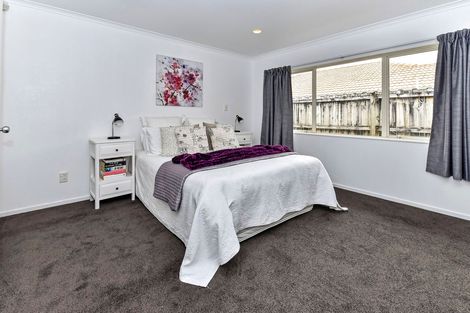 Photo of property in 31 Carisbrook Crescent, Papakura, 2110