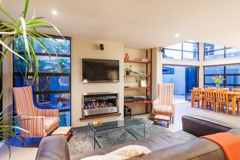 Photo of property in 143 Victoria Avenue, Hokowhitu, Palmerston North, 4410