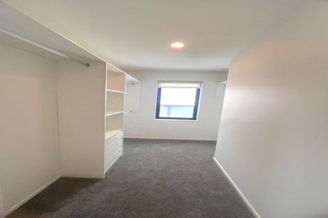 Photo of property in 1a Wren Place, Unsworth Heights, Auckland, 0632