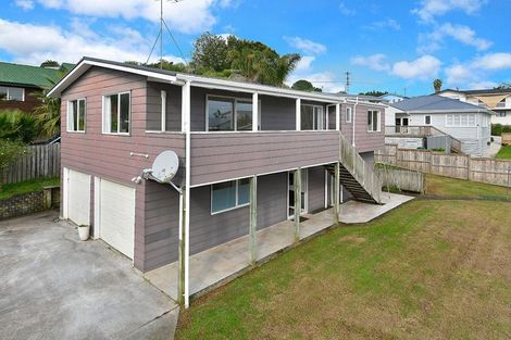 Photo of property in 4a St James Avenue, Helensville, 0800