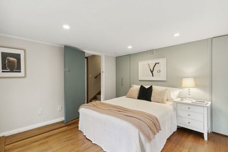 Photo of property in 13 Aplin Terrace, Ngaio, Wellington, 6035