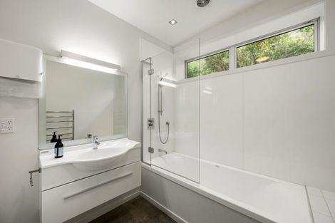 Photo of property in 528a Evans Bay Parade, Hataitai, Wellington, 6021