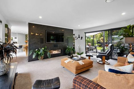 Photo of property in 3 Aderman Place, Hurworth, New Plymouth, 4310