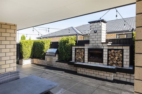 Photo of property in 32 Sequoia Way, Rangiora, 7400