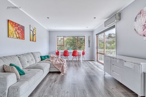 Photo of property in 2/18 Tiri View Place, Waiake, Auckland, 0630