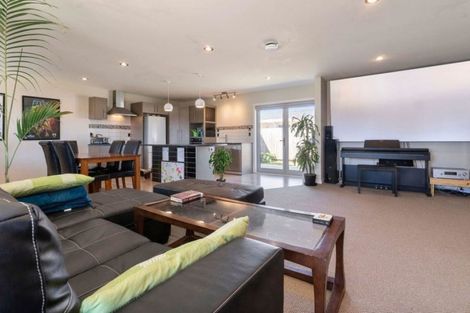 Photo of property in 1/17a Tawa Road, Te Atatu Peninsula, Auckland, 0610