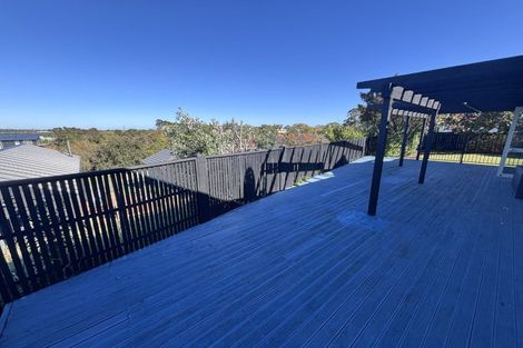 Photo of property in 6 Kea Place, Fitzherbert, Palmerston North, 4410