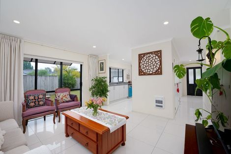 Photo of property in 20 Pyramid Place, Glen Eden, Auckland, 0602