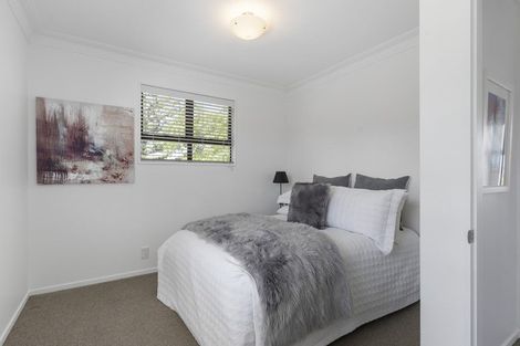 Photo of property in 27 Lexington Drive, Botany Downs, Auckland, 2010