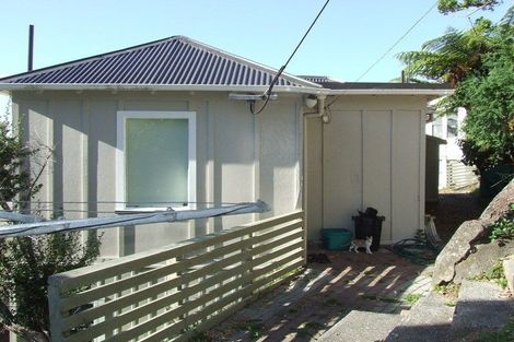 Photo of property in 95 Kelburn Parade, Kelburn, Wellington, 6012