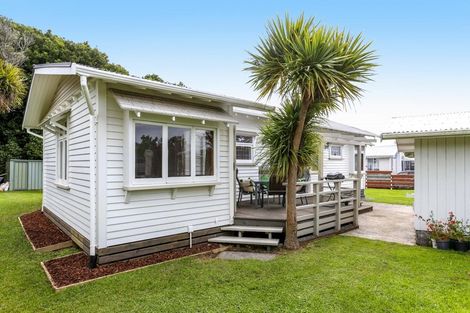 Photo of property in 24 Cumming Street, Okato, 4335