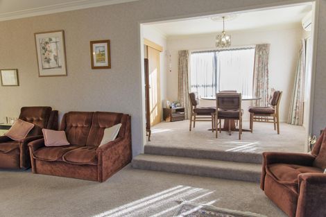 Photo of property in 12 Foxbridge Lane, Conifer Grove, Takanini, 2112