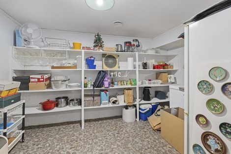 Photo of property in 6a Spencer Place, Merrilands, New Plymouth, 4312