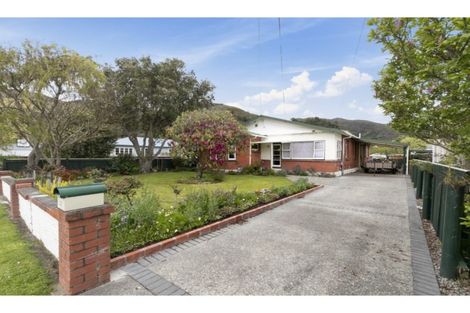 Photo of property in 22 Burnside Street, Waterloo, Lower Hutt, 5011
