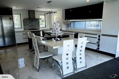 Photo of property in 108 Glanmire Road, Newlands, Wellington, 6037