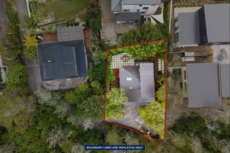 Photo of property in 3/57 Pupuke Road, Birkenhead, Auckland, 0627