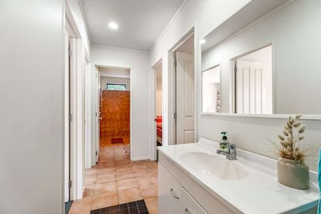 Photo of property in 106 Kowhai Avenue, Matarangi, Whitianga, 3592