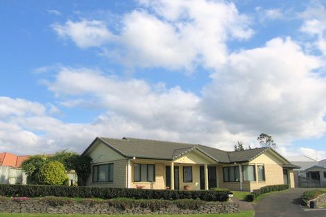 Photo of property in 2 Burnt Oak Drive, Pyes Pa, Tauranga, 3112