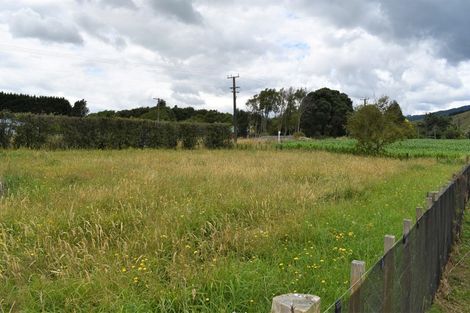 Photo of property in 37 Waikawa Beach Road, Manakau, Levin, 5573