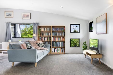 Photo of property in 9 Ginders Drive, Massey, Auckland, 0614