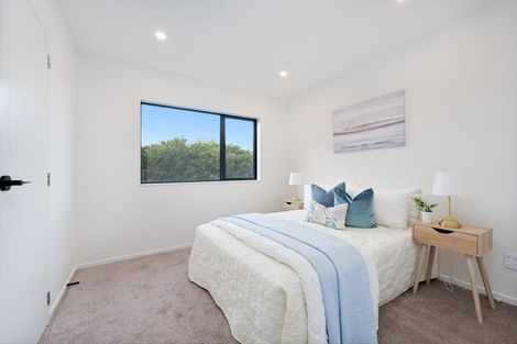 Photo of property in 62c Triangle Road, Massey, Auckland, 0614