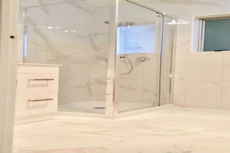 Photo of property in 2/47 Archibald Road, Kelston, Auckland, 0602