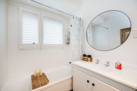 Photo of property in 21 Dalfield Place, Highbury, Palmerston North, 4412