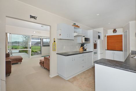 Photo of property in 15 Tanekaha Drive, Parahaki, Whangarei, 0112