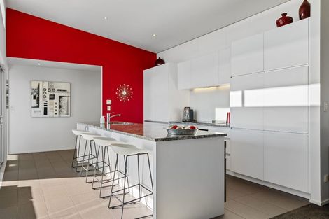 Photo of property in 241 Mount Pleasant Road, Mount Pleasant, Christchurch, 8081