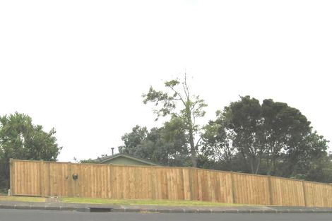 Photo of property in 2/31 Juniper Road, Sunnynook, Auckland, 0620