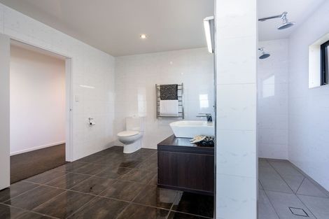 Photo of property in 32 Bedford Parade, Brighton, Dunedin, 9035