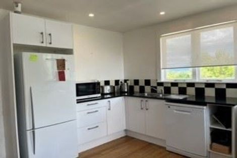 Photo of property in 29 Sylvan Crescent, Te Atatu South, Auckland, 0610