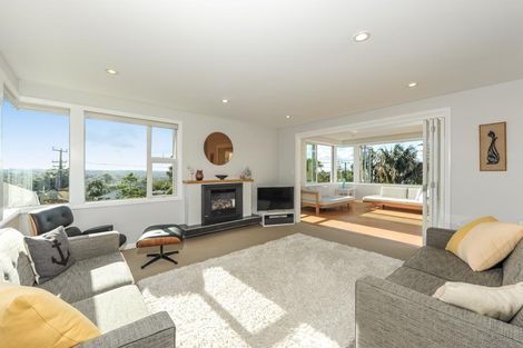 Photo of property in 285a Titirangi Road, Titirangi, Auckland, 0604