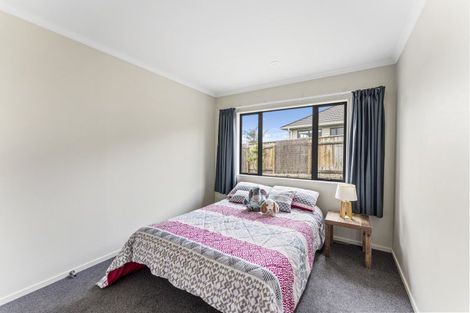 Photo of property in 29 James Nairn Grove, Riverstone Terraces, Upper Hutt, 5018