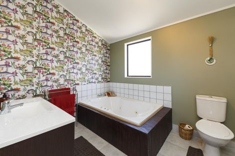 Photo of property in 56 Rhodes Drive, Kelvin Grove, Palmerston North, 4414