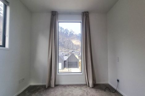 Photo of property in 16 Grain Close, Jacks Point, 9371