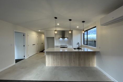 Photo of property in 8 Whau Lane, Papamoa, 3118