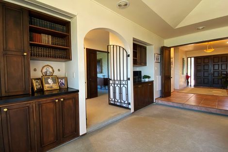 Photo of property in 18 Burford Place, Mellons Bay, Auckland, 2014